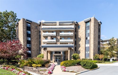 322-2112 Acacia Park Dr, Lyndhurst, OH, 44124-3850 | Card Image