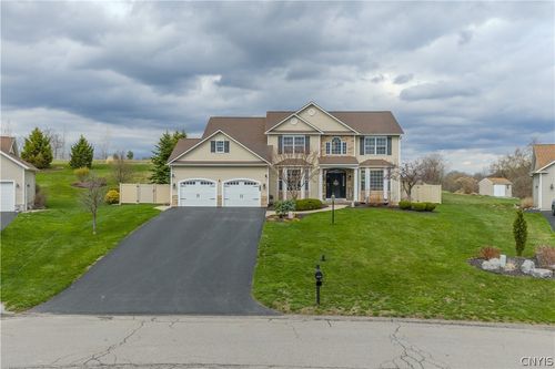 3719 Pegasus Cir, Syracuse, NY, 13209-9504 | Card Image