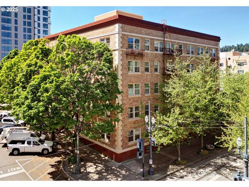 105-709 Sw 16th Ave, Portland, OR, 97205-1831 | Card Image