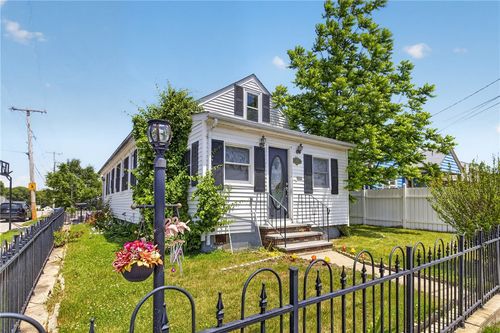 289 Legion Way, Cranston, RI, 02910-2608 | Card Image