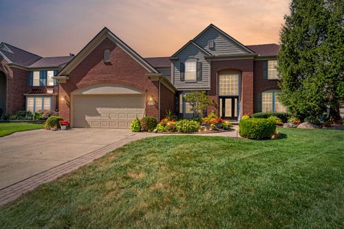 34533 Fontana Dr, Sterling Heights, MI, 48312-5778 | Card Image