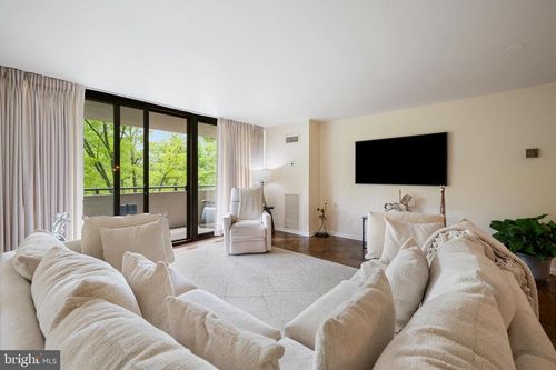 apt-305w-4620 N Park Ave, CHEVY CHASE, MD, 20815-4580 | Card Image