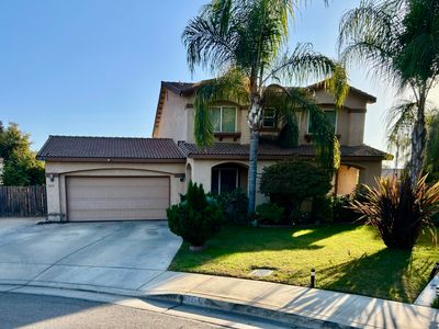 3931 E Hillcrest Avenue, House other with 5 bedrooms, 2 bathrooms and null parking in Visalia CA | Image 1