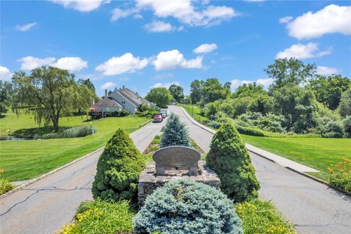 182 Fairway Dr, Carmel, NY, 10512-1532 | Card Image