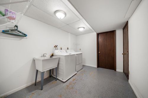 5601 Schutta Rd, Shoreview, MN, 55126-4948 | Card Image