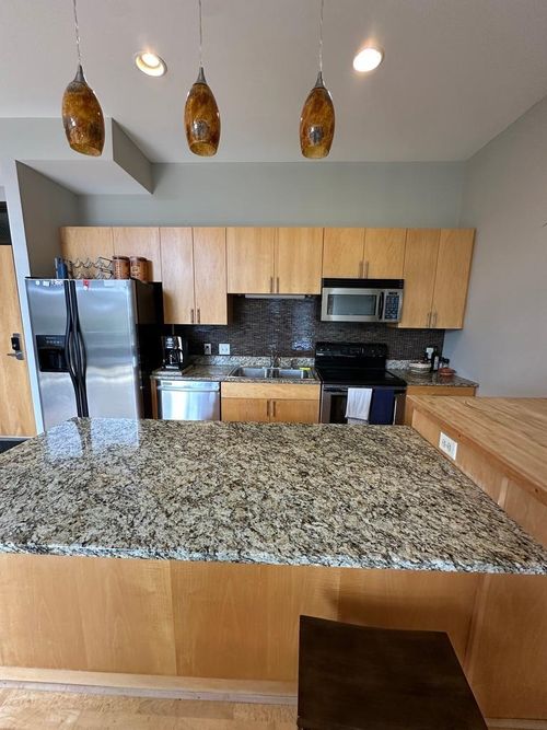 306-9 W Franklin Ave, Minneapolis, MN, 55404-2594 | Card Image