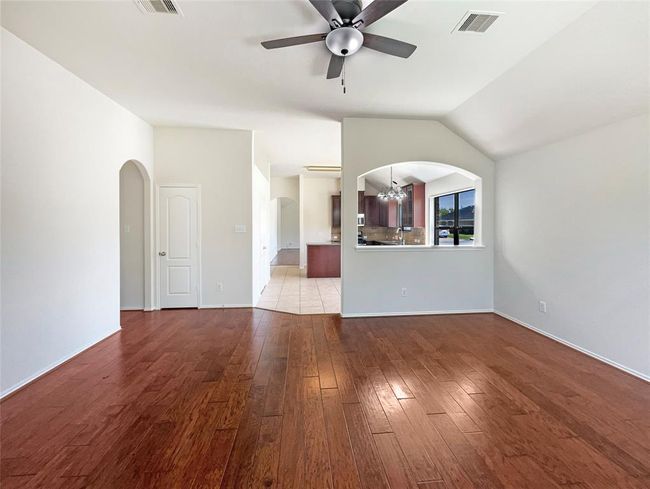 3608 Mahogany Trl, House other with 3 bedrooms, 2 bathrooms and 2 parking in Pearland TX | Image 14
