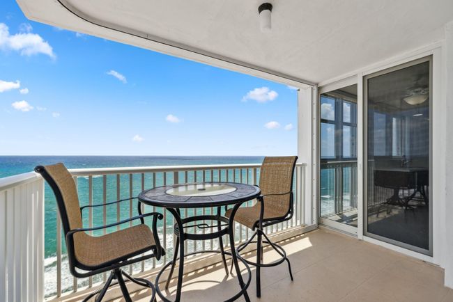 APT-1808 - 1370 S Ocean Blvd, Condo with 2 bedrooms, 3 bathrooms and null parking in Pompano Beach FL | Image 5