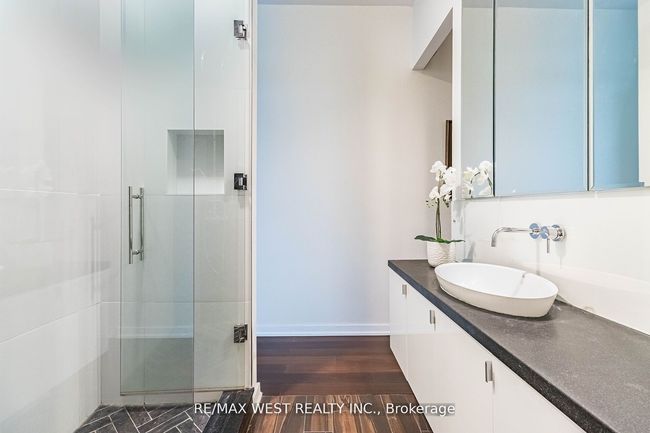 821 - 155 Dalhousie St, Condo with 2 bedrooms, 2 bathrooms and null parking in Toronto ON | Image 25