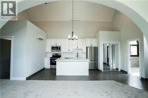 6-130 Elgin St, Brantford, ON, N3S5A5 | Card Image