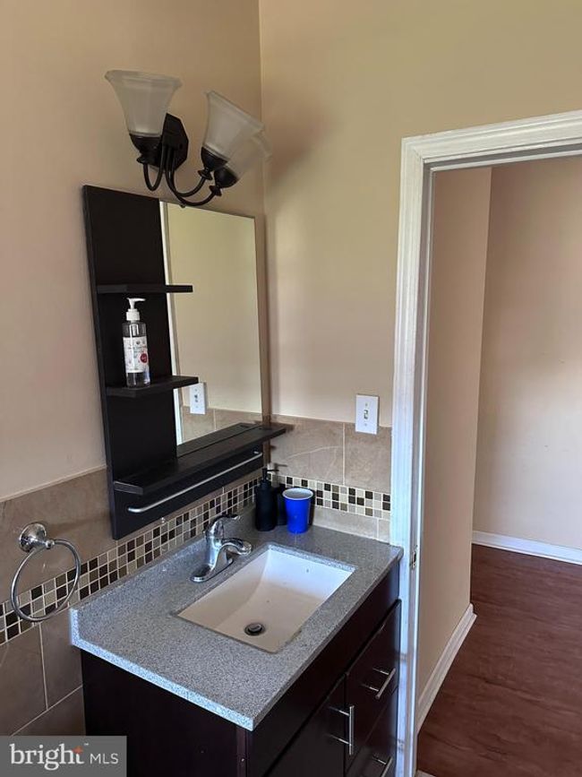 7000 Forrest Ave, Condo with 2 bedrooms, 1 bathrooms and null parking in PHILADELPHIA PA | Image 19