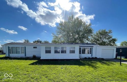 10 Lincoln Cir, Elwood, IN, 46036-8342 | Card Image