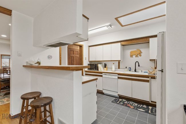 Sky Lights in Kitchen | Image 16