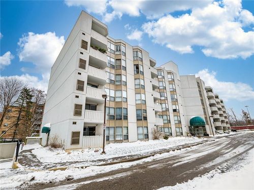 105-3267 King St E, Kitchener, ON, N2A4A4 | Card Image