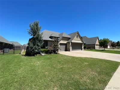 12909 S 5th Street, House other with 3 bedrooms, 2 bathrooms and null parking in Jenks OK | Image 3