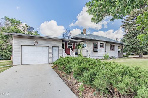 402 N 5th St, New Salem, ND, 58563-4049 | Card Image
