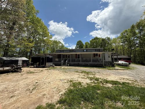 630 Deer Chase Cir, Cedar Mountain, NC, 28718-5511 | Card Image