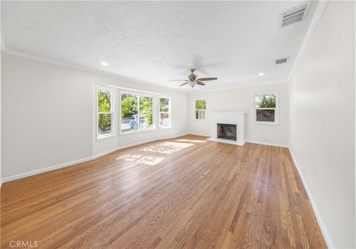 2074 N Summit Avenue, Pasadena, CA, 91103 | Card Image