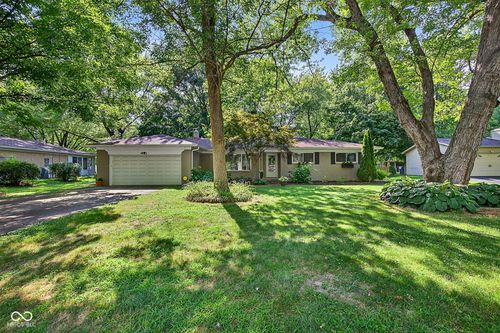 8440 Central Ave, Indianapolis, IN, 46240-2231 | Card Image