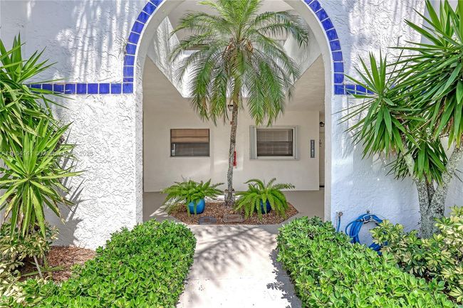 APT-2 - 6102 Se Landing Way, Condo with 2 bedrooms, 2 bathrooms and null parking in Stuart FL | Image 10