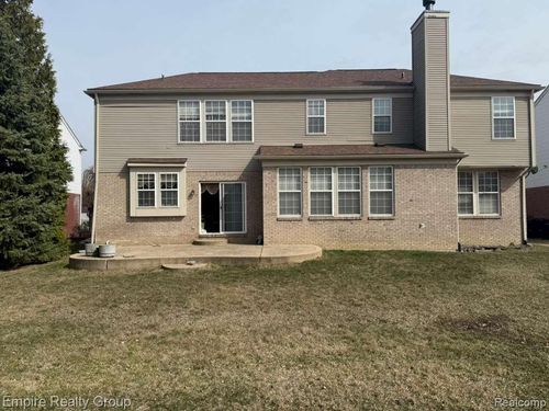 33889 Stonecrest Dr, Sterling Heights, MI, 48312-5786 | Card Image