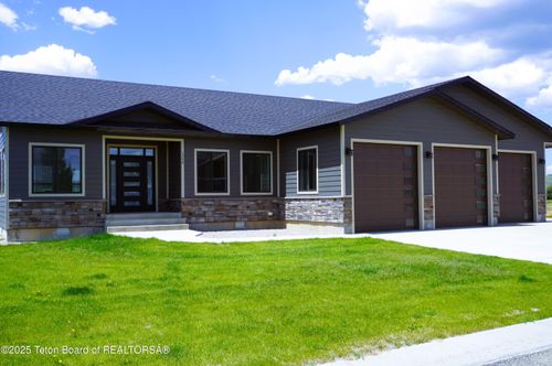 1350 Arroyo Ave, Pinedale, WY, 82941-6719 | Card Image