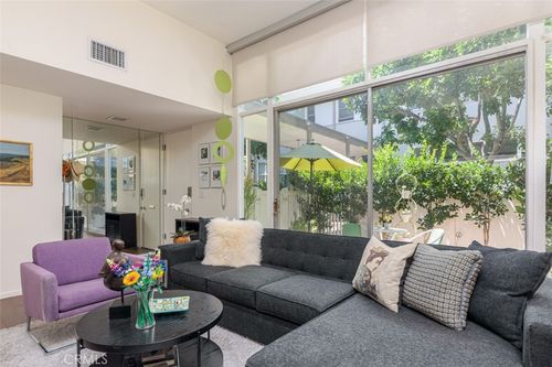 4362 W Kling, Burbank, CA, 91505 | Card Image