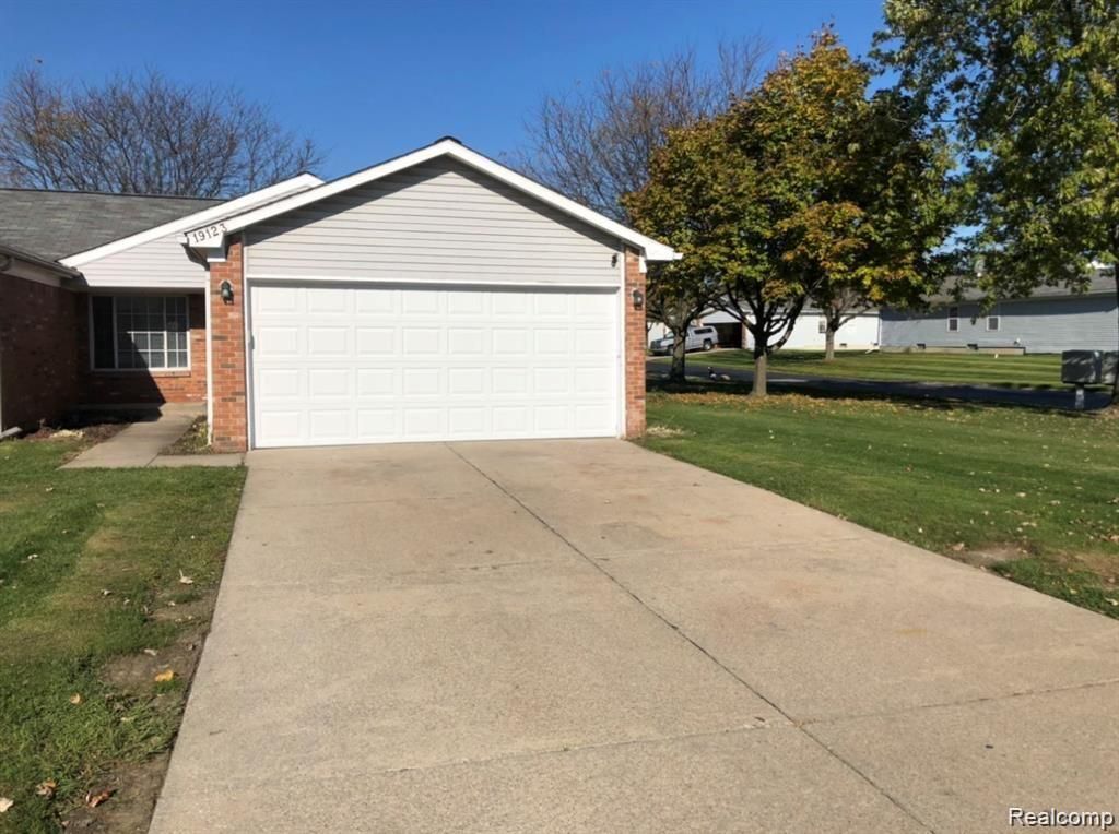 Waldorf St, Roseville, MI 48066