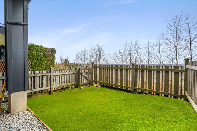 38 - 1295 Soball Street, Townhouse with 3 bedrooms, 2 bathrooms and 3 parking in Coquitlam BC | Image 2