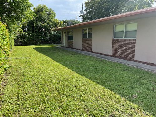 217 Sw 10th St, Hallandale Beach, FL, 33009-7037 | Card Image