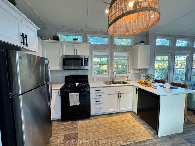 240 Pinewood Park Rd, House other with 2 bedrooms, 1 bathrooms and 4 parking in Haley Station ON | Image 5