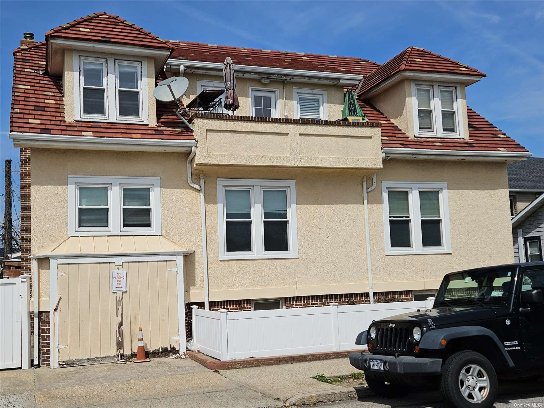 Beech St, Long Beach, NY 11561