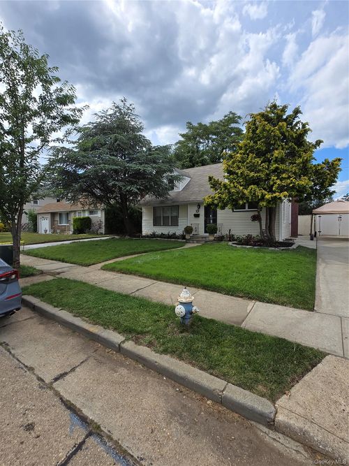 23 Harriman Ave, Hempstead, NY, 11550-5631 | Card Image