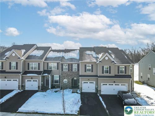 164 Maureen Ln, ALLENTOWN, PA, 18104-7600 | Card Image