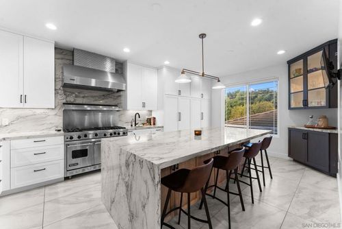 1550 Morenci St, San Diego, CA, 92110-3639 | Card Image