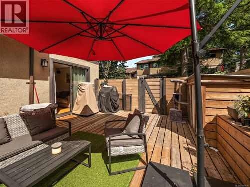 573 Crossandra Cres, Victoria, BC, V8Z6G4 | Card Image