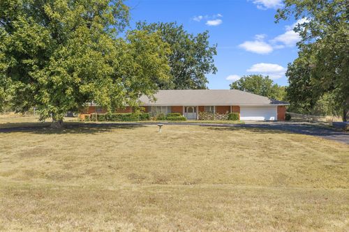 2011 W 1st St, Sulphur, OK, 73086 | Card Image