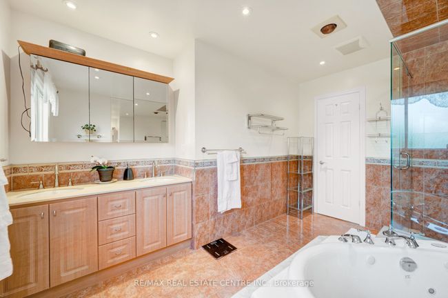 5615 River Grove Ave, House other with 4 bedrooms, 3 bathrooms and 3 parking in Mississauga ON | Image 24