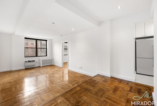 4a-255 W 14th St, New York, NY, 10011-7128 | Card Image