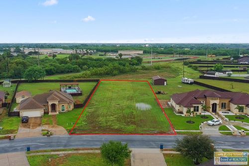 8-00 Village East Dr., Los Fresnos, TX, 78566 | Card Image