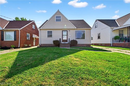 841 E 216th St, Euclid, OH, 44119-1868 | Card Image
