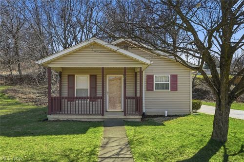 1082 Hazel St, Akron, OH, 44305-1630 | Card Image
