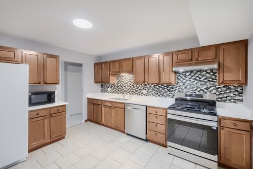 1465 William Clifford Ln, Elk Grove Village, IL, 60007 | Card Image