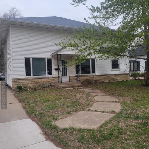 1923 N Nebraska Ave, York, NE, 68467-1128 | Card Image