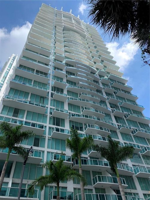 apt-2010-41 Se 5th St, Miami, FL, 33131-2549 | Card Image