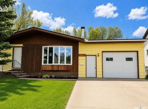 17 Patricia Dr, Coronach, SK, S0H0Z0 | Card Image