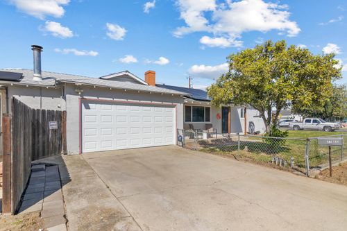 770 E E Street, Oakdale, CA, 95361 | Card Image