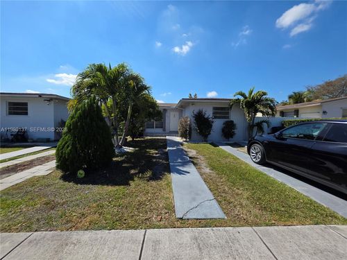 20630-20630 Manta Dr, Cutler Bay, FL, 33189-2448 | Card Image