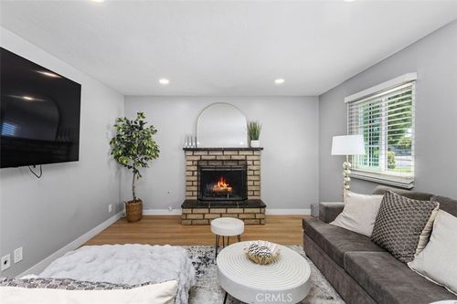 123 E Wilson Ave, Orange, CA, 92867-4826 | Card Image