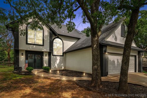 2702 Woodstone Dr, Catoosa, OK, 74015-6500 | Card Image